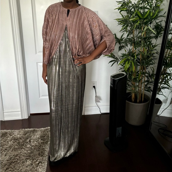 Brand new NWB Custom made dress. Fits M/L - Picture 3 of 5